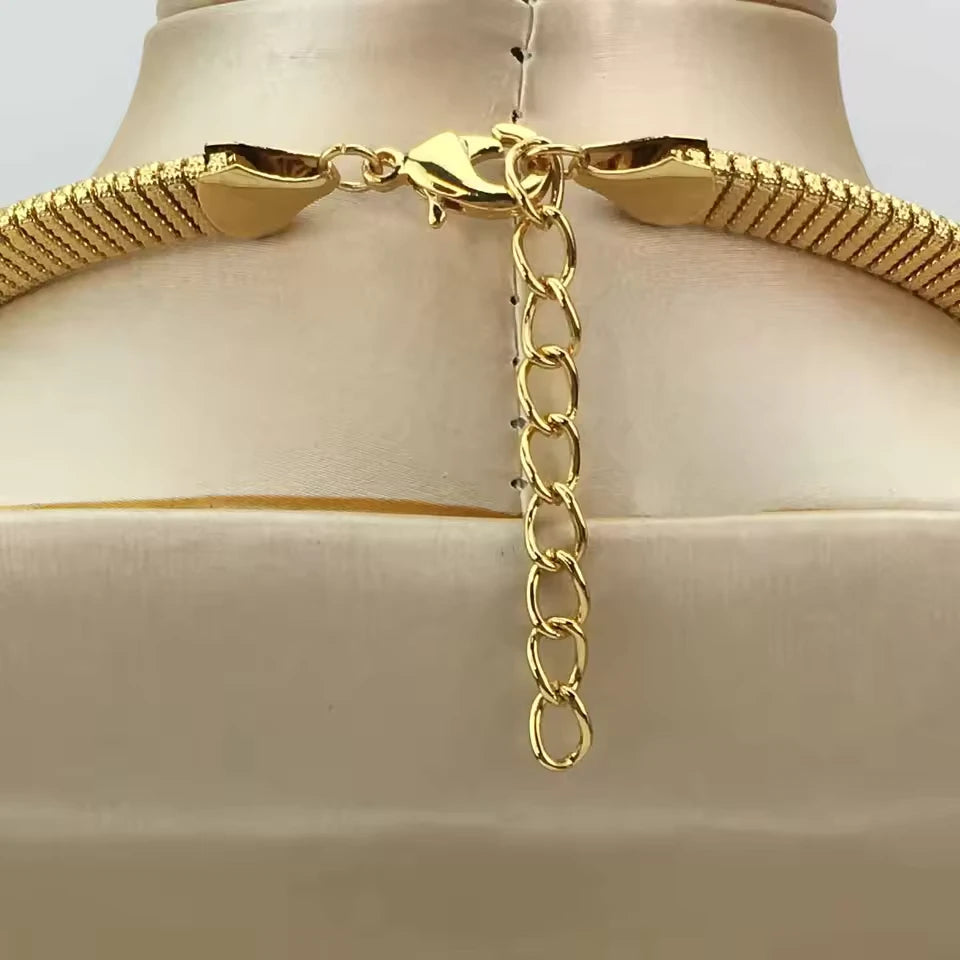 SPC007 Dubai Jewelry Set Irregular Design Hoop Earrings and Pendant (5)